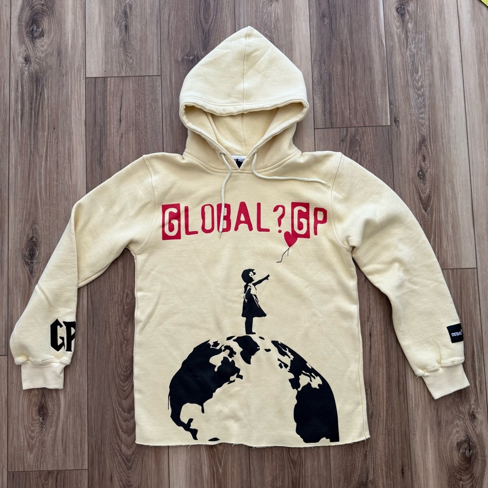 Banksy-Inspired “GLOBAL? GP” Hoodie – Earth Graphic & Balloon Girl – Size M